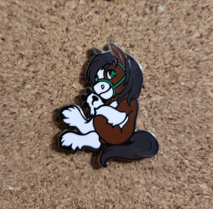 Cerros Enamel Pin